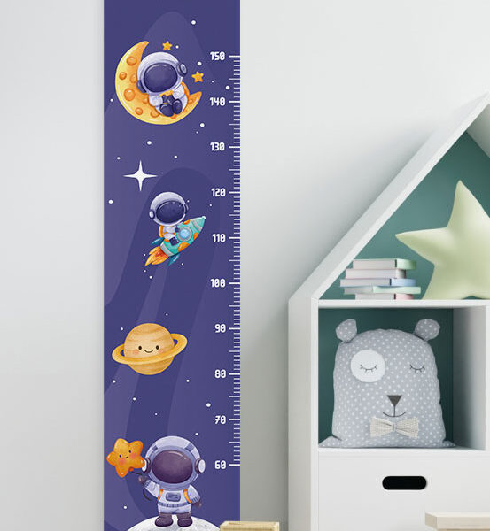 Kindermesslatte - Astronaut Cosmo im Kinderzimmer