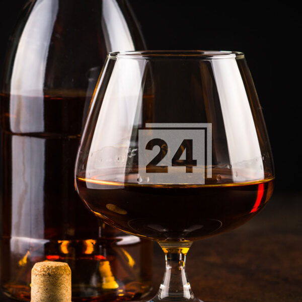 Graviertes Cognacglas mit unserem Logo